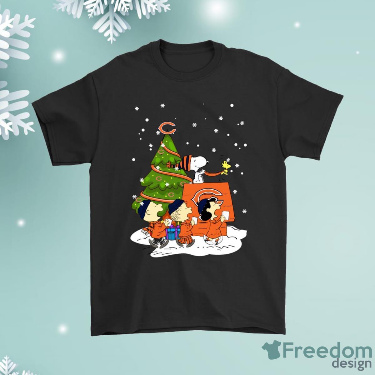 Chicago Bears Are Coming To Town Snoopy Christmas Shirt Product Photo 1