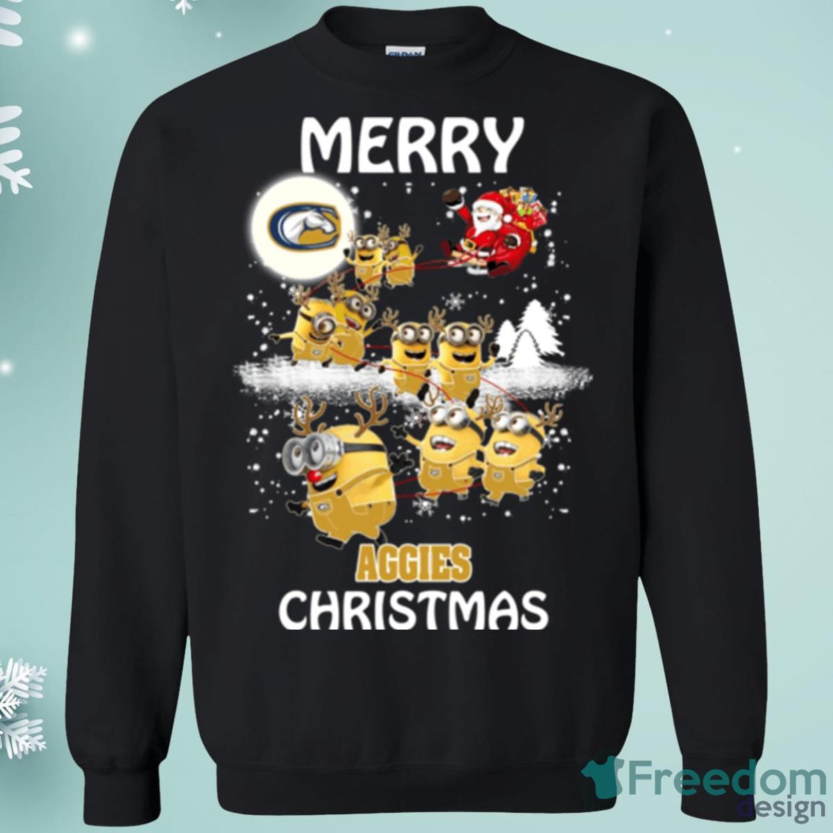 UC Davis Aggies Minion Santa Claus With Sleigh Christmas Sweatshirt Product Photo 1