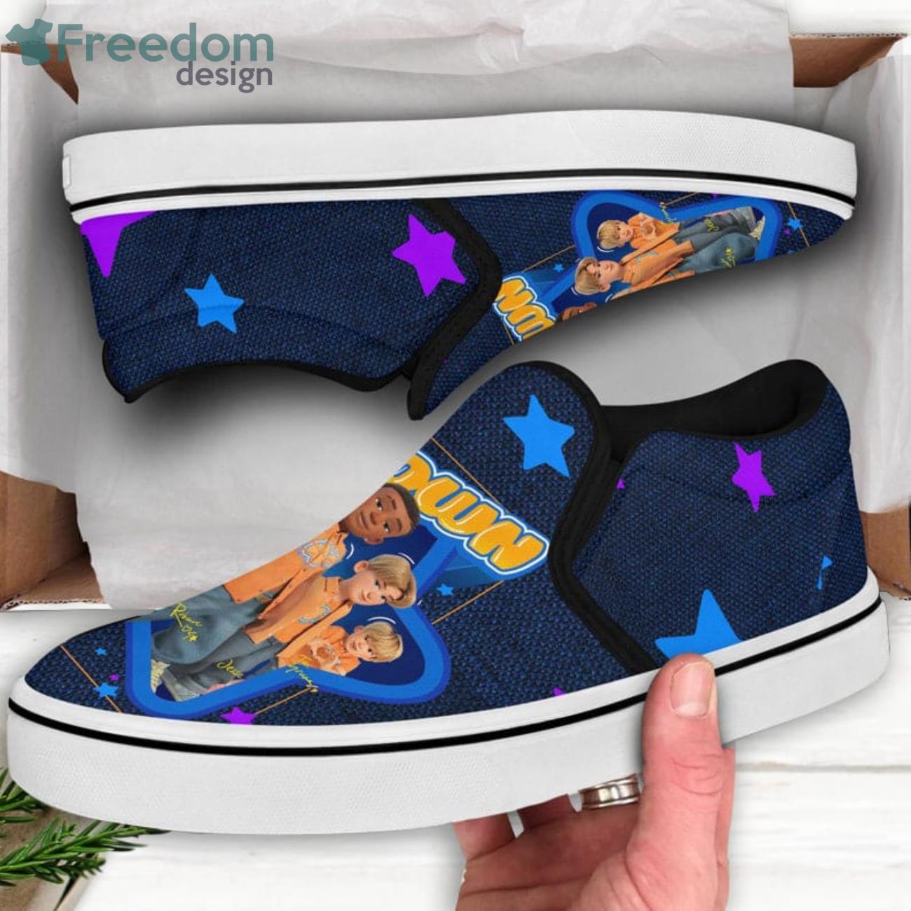 4 Town Turning Red Nobody Like You 4 Town Boy Band Lovers Slip On Shoes For Men And Women Product Photo 2