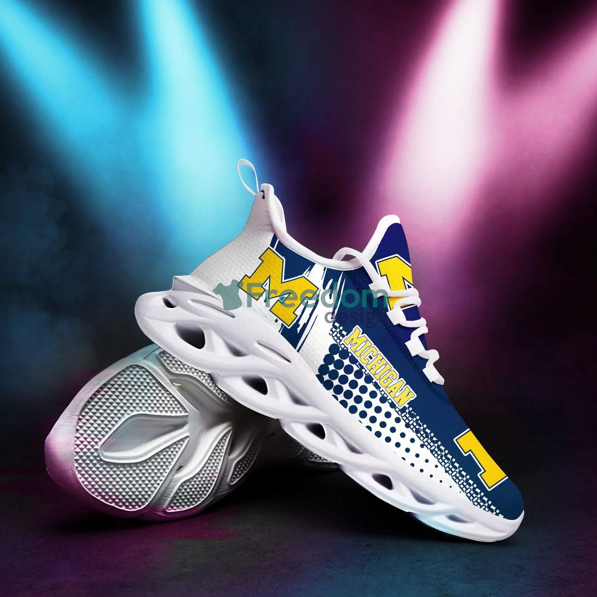 Michigan Wolverines Air Max Soul Snesker Shoes Product Photo 2