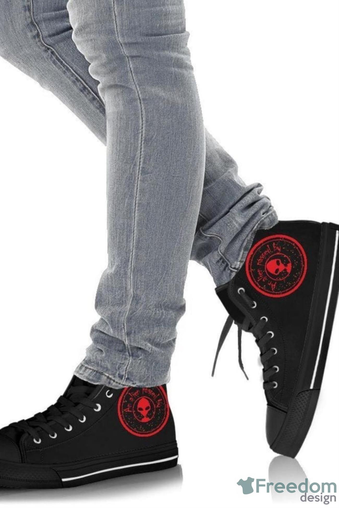 A Red Alien Passed By High Top Shoes For Men And Women Product Photo 1 A Red Alien Passed By High Top Shoes For Men And Women Product Photo 1