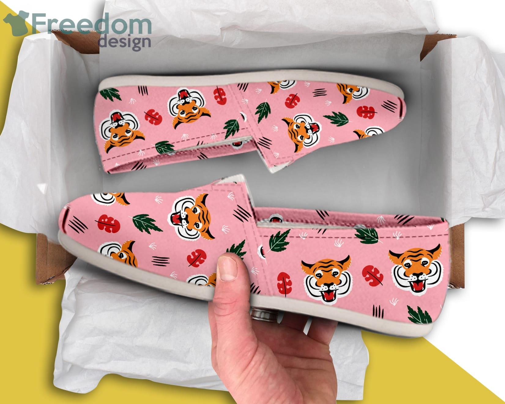 Asian Tiger Lovely Pattern Slip On Shoes Product Photo 1 Asian Tiger Lovely Pattern Slip On Shoes Product Photo 1