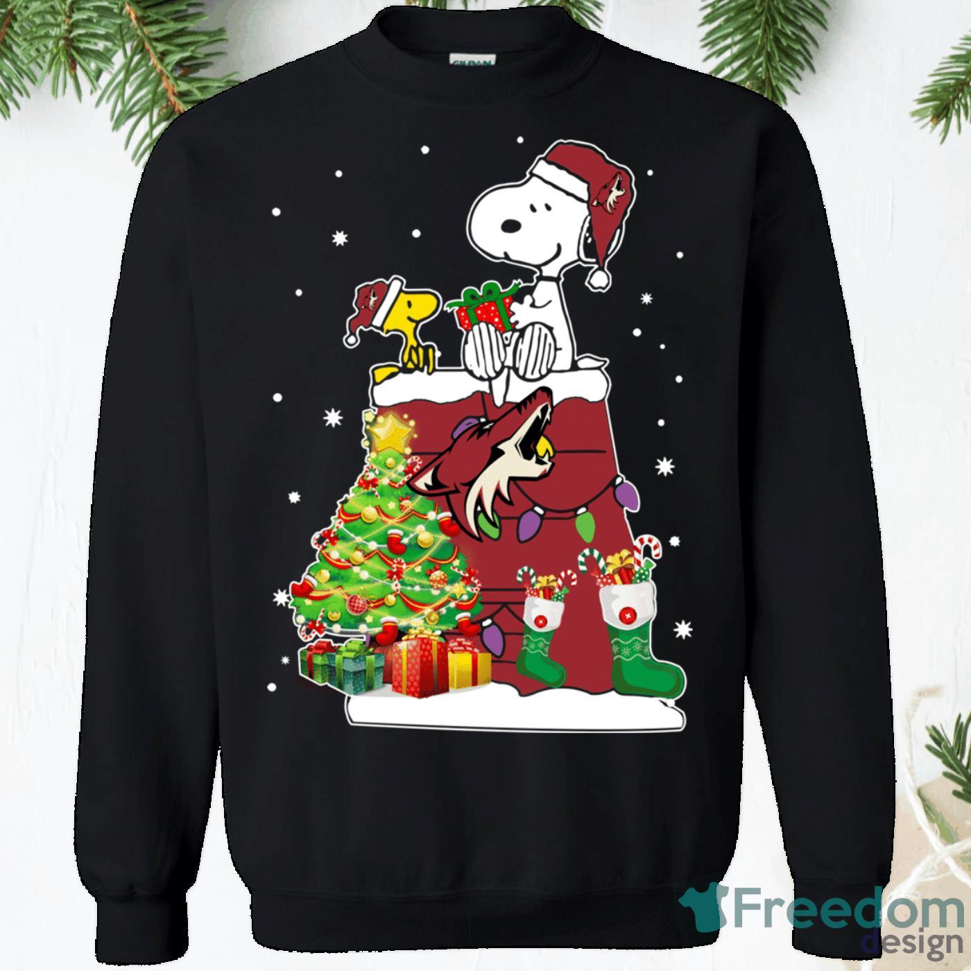 Philadelphia Phillies Snoopy and friends Christmas 2023 Funny T