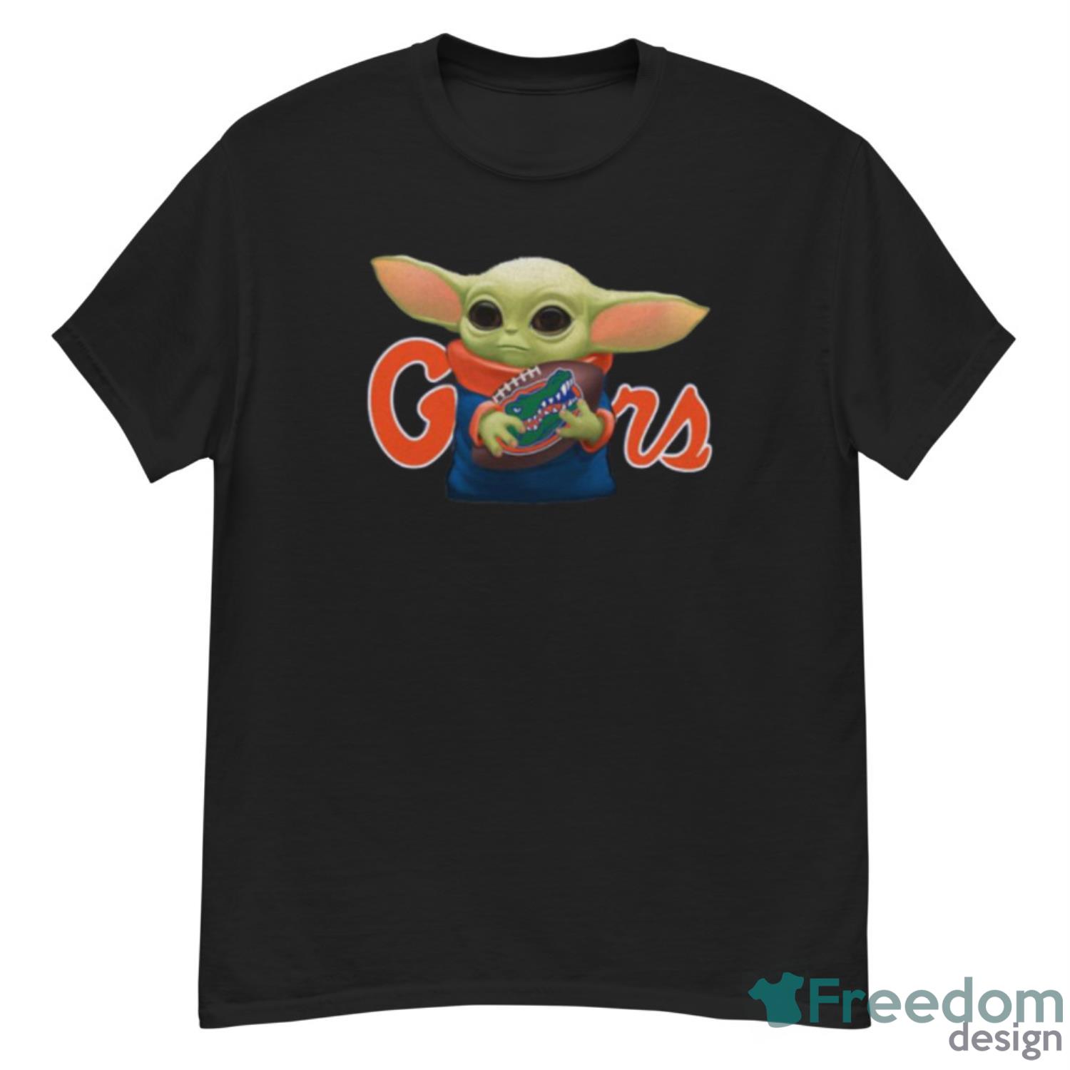 Baby Yoda hug Florida Gators Star Wars Mandalorian Shirt - G500 Men’s Classic T-Shirt Baby Yoda hug Florida Gators Star Wars Mandalorian Shirt - G500 Men’s Classic T-Shirt