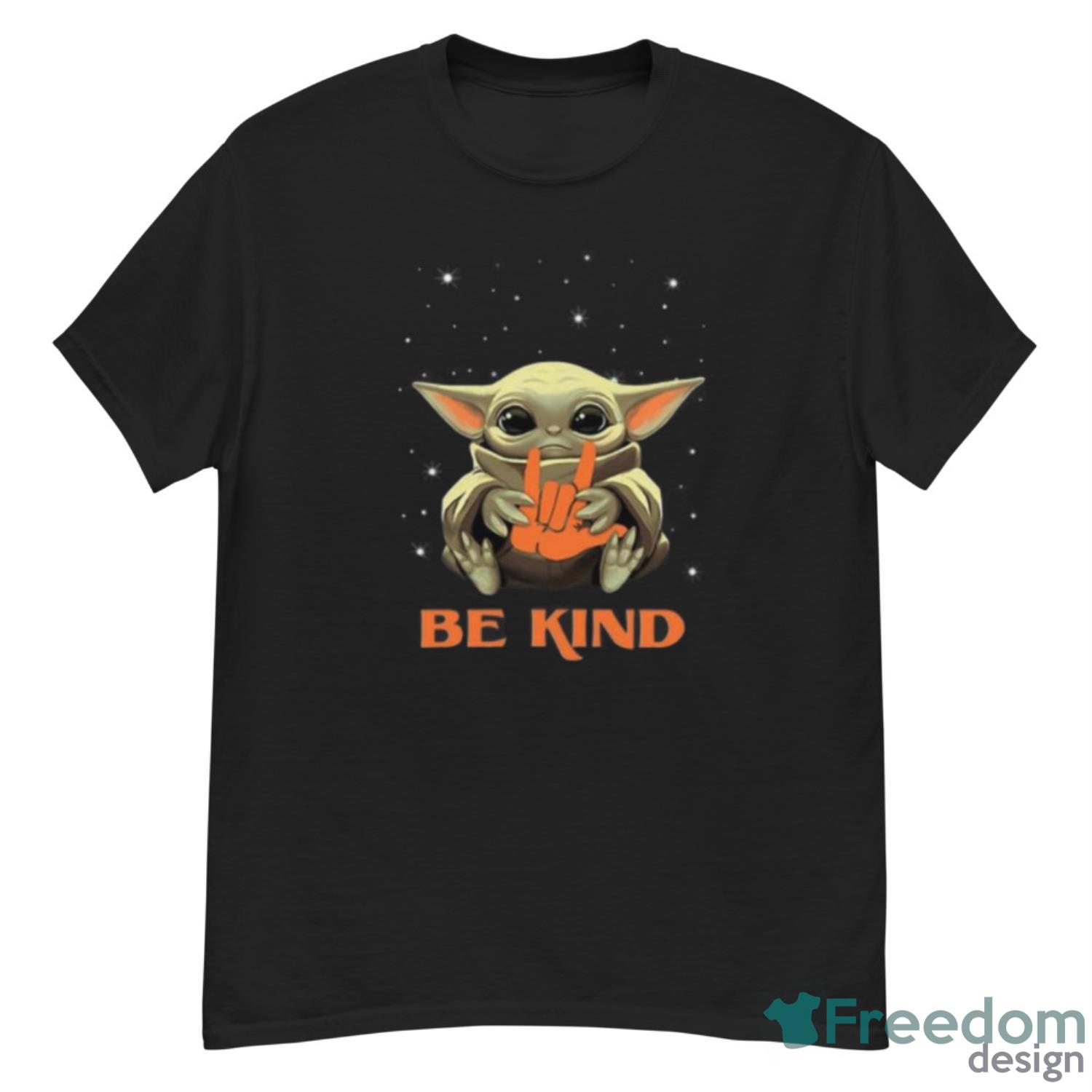 Baby Yoda Hug I Love You Sign Be Kind Star Wars Mandalorian Shirt - G500 Men’s Classic T-Shirt