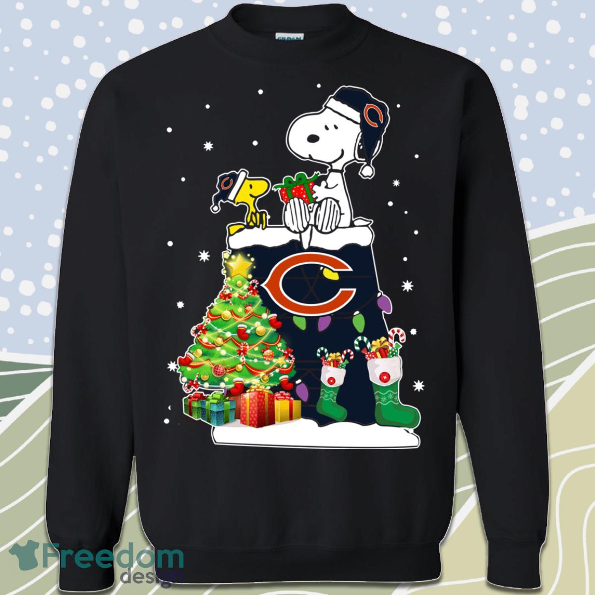 Chicago Bears Snoopy Woodstock Christmas Sweatshirt Product Photo 1