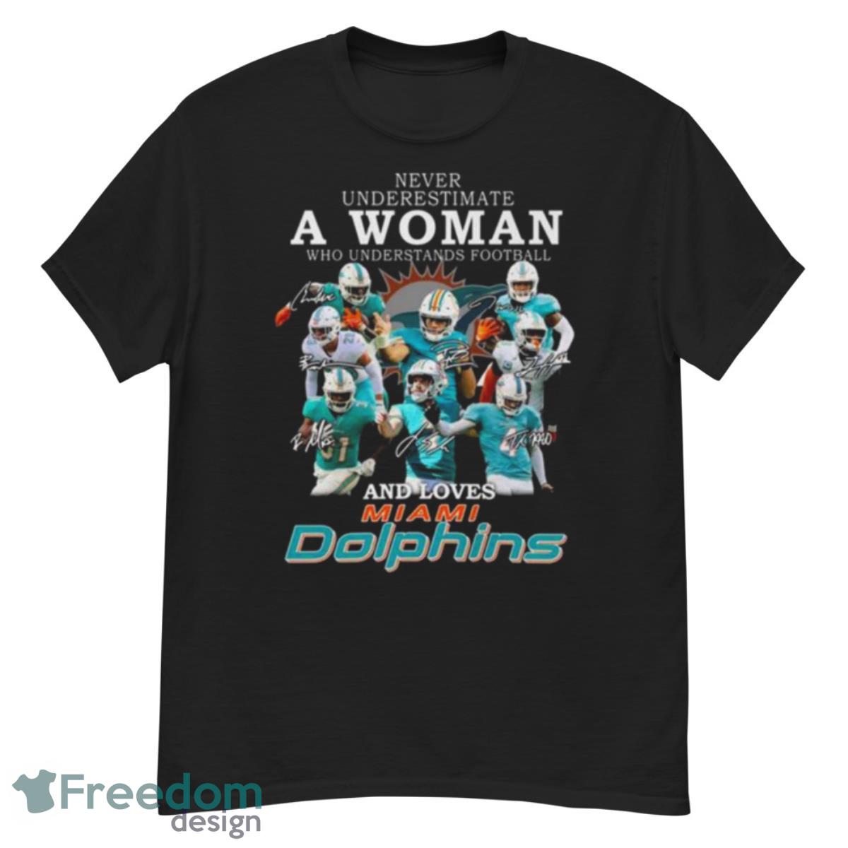 Never underestimate a woman who understands football and loves Miami Dolphin signatures 2022 shirt - G500 Men’s Classic T-Shirt