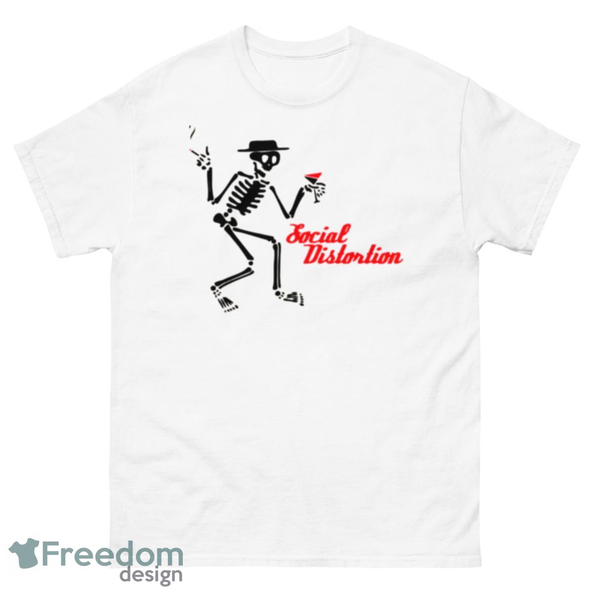 The Skeleton Social Distortion Art shirt - 500 Men’s Classic Tee Gildan