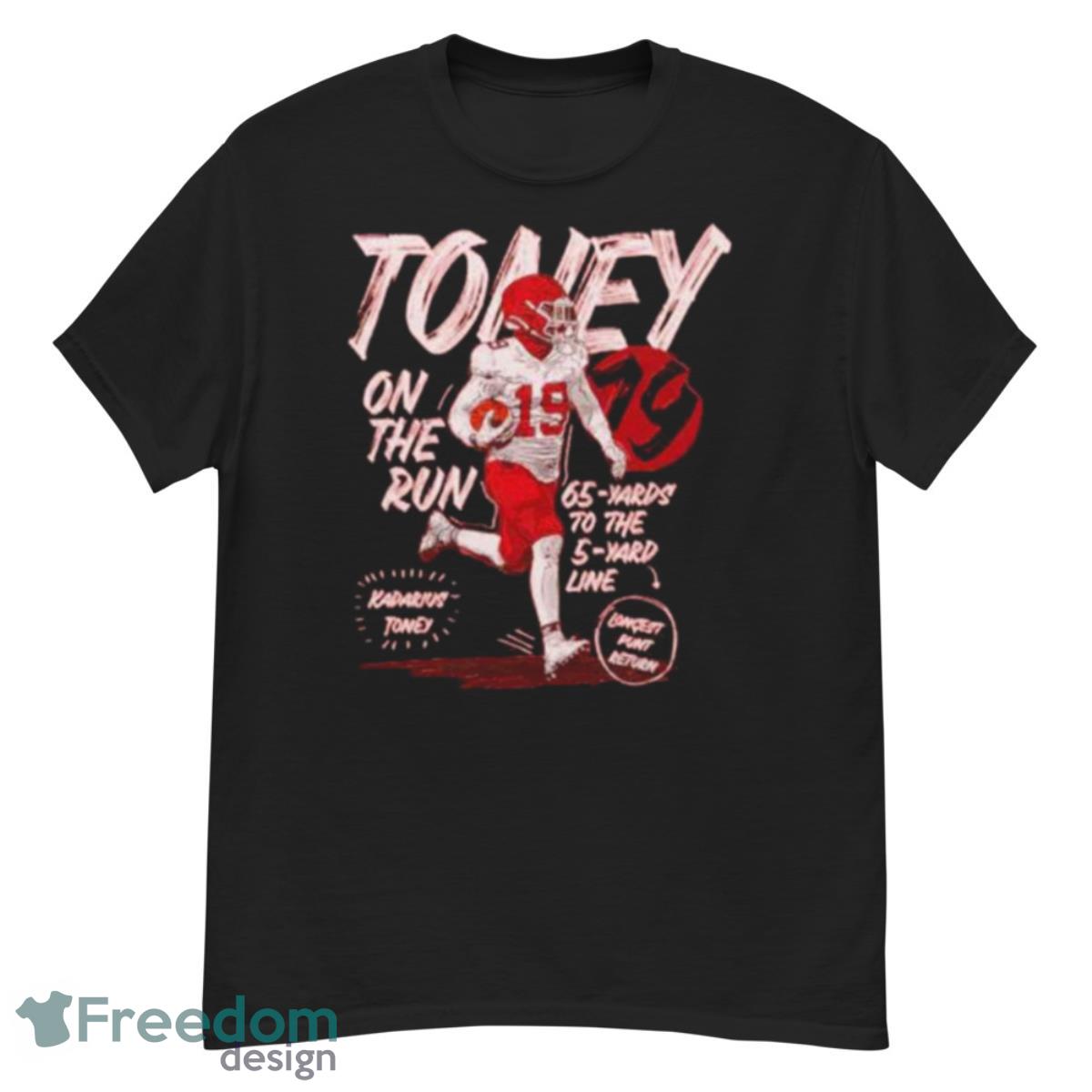 Kadarius Toney On The Run Kansas City Chiefs Shirt - G500 Men’s Classic T-Shirt