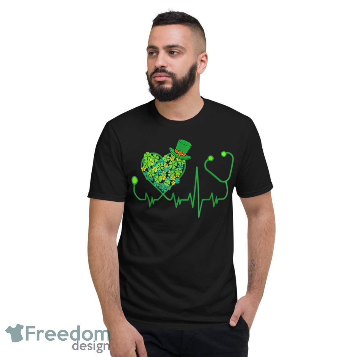 Nurse St Patricks Day Stethoscope Heartbeat Clover Shirt - Short Sleeve T-Shirt