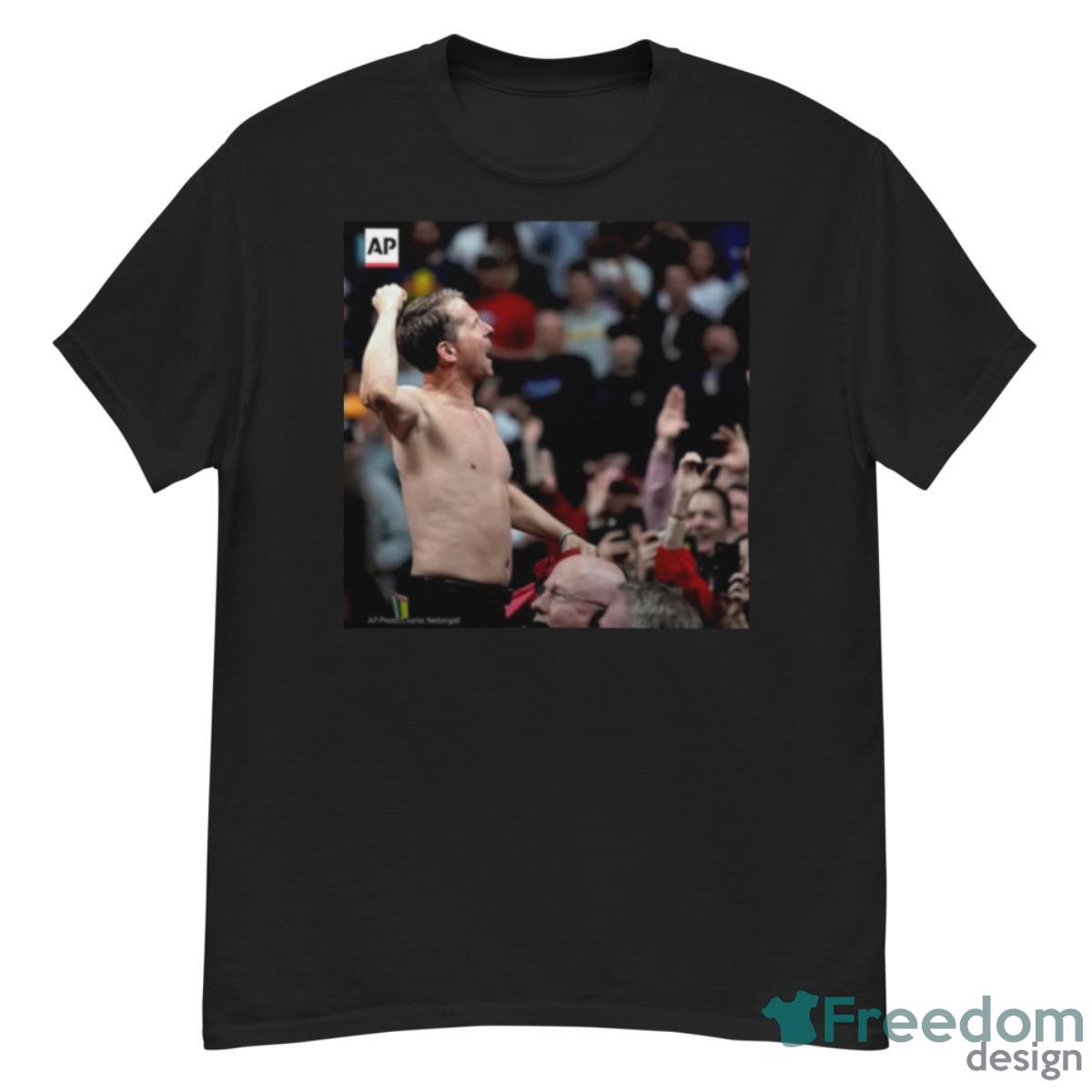 Arkansas Coach Eric Musselman taking his shirt - G500 Men’s Classic T-Shirt