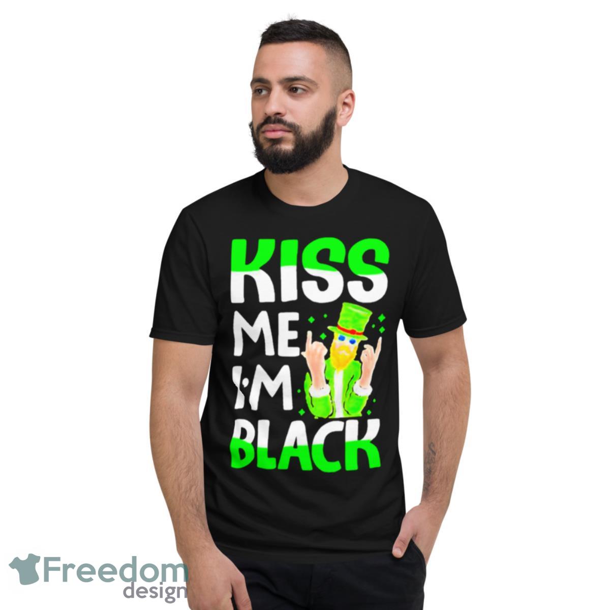 Leprechaun St Patrick’s Day Kiss Me I’m Shirt - Short Sleeve T-Shirt