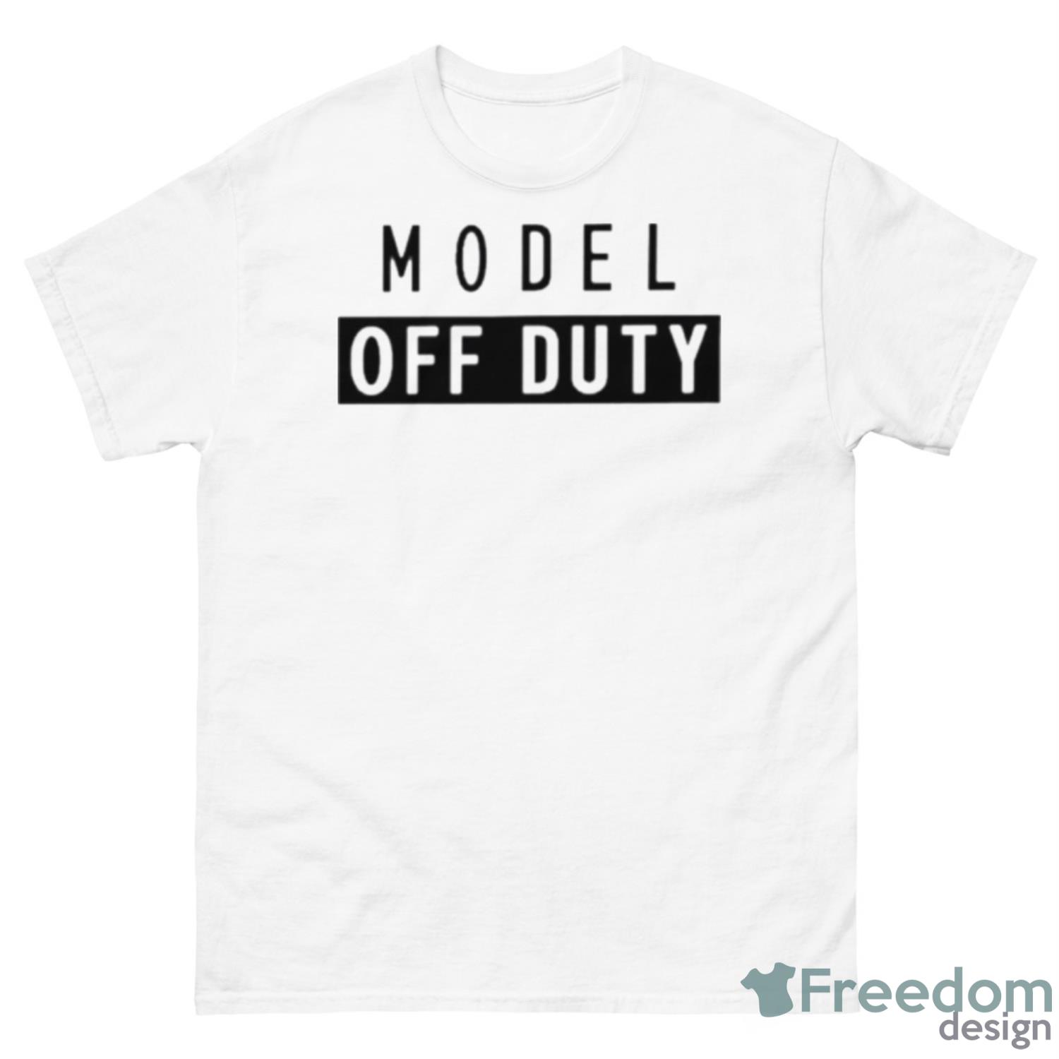Model Off Duty Shirt - 500 Men’s Classic Tee Gildan