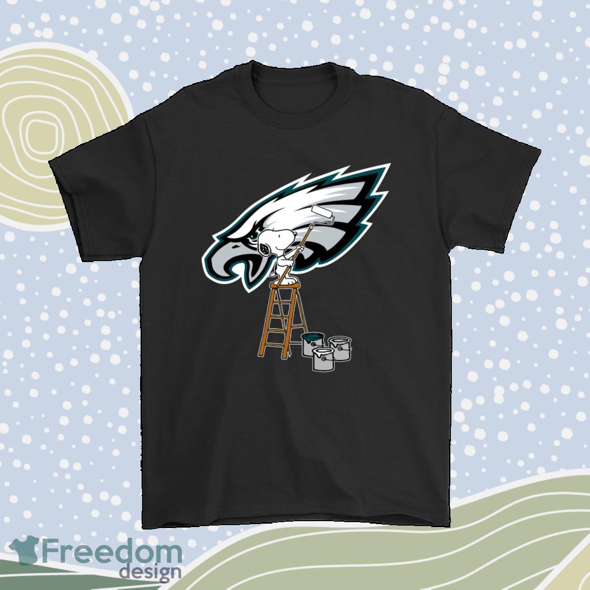 Snoopy Paints The Philadelphia Eagles Logo Nfl Football Shirt Product Photo 1