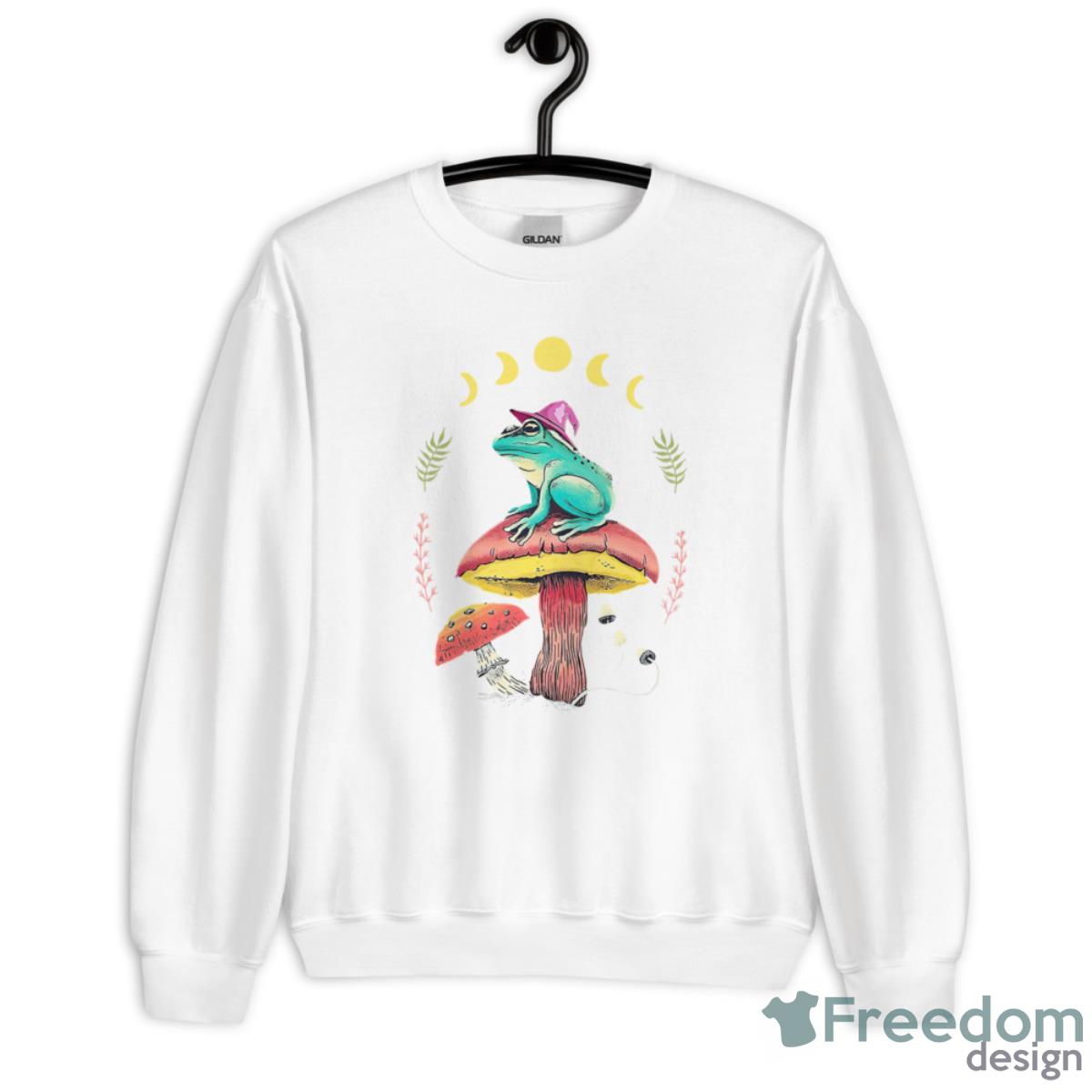 Frog And Mushroom Shirt - Unisex Heavy Blend Crewneck Sweatshirt