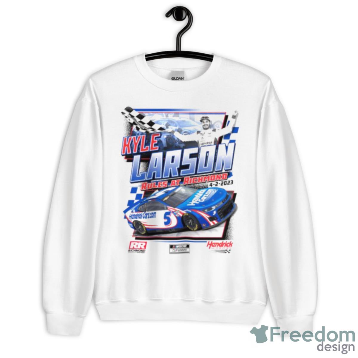 Kyle Larson Checkered Flag 2023 Toyota Owners 400 Race Winner Shirt - Unisex Heavy Blend Crewneck Sweatshirt