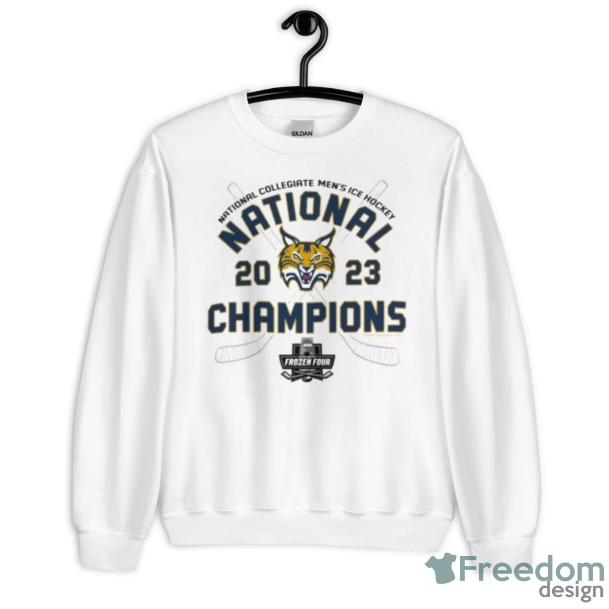 Quinnipiac Bobcats 2023 National Collegiate Men’s Ice Hockey National Champions Locker Room Shirt - Unisex Heavy Blend Crewneck Sweatshirt