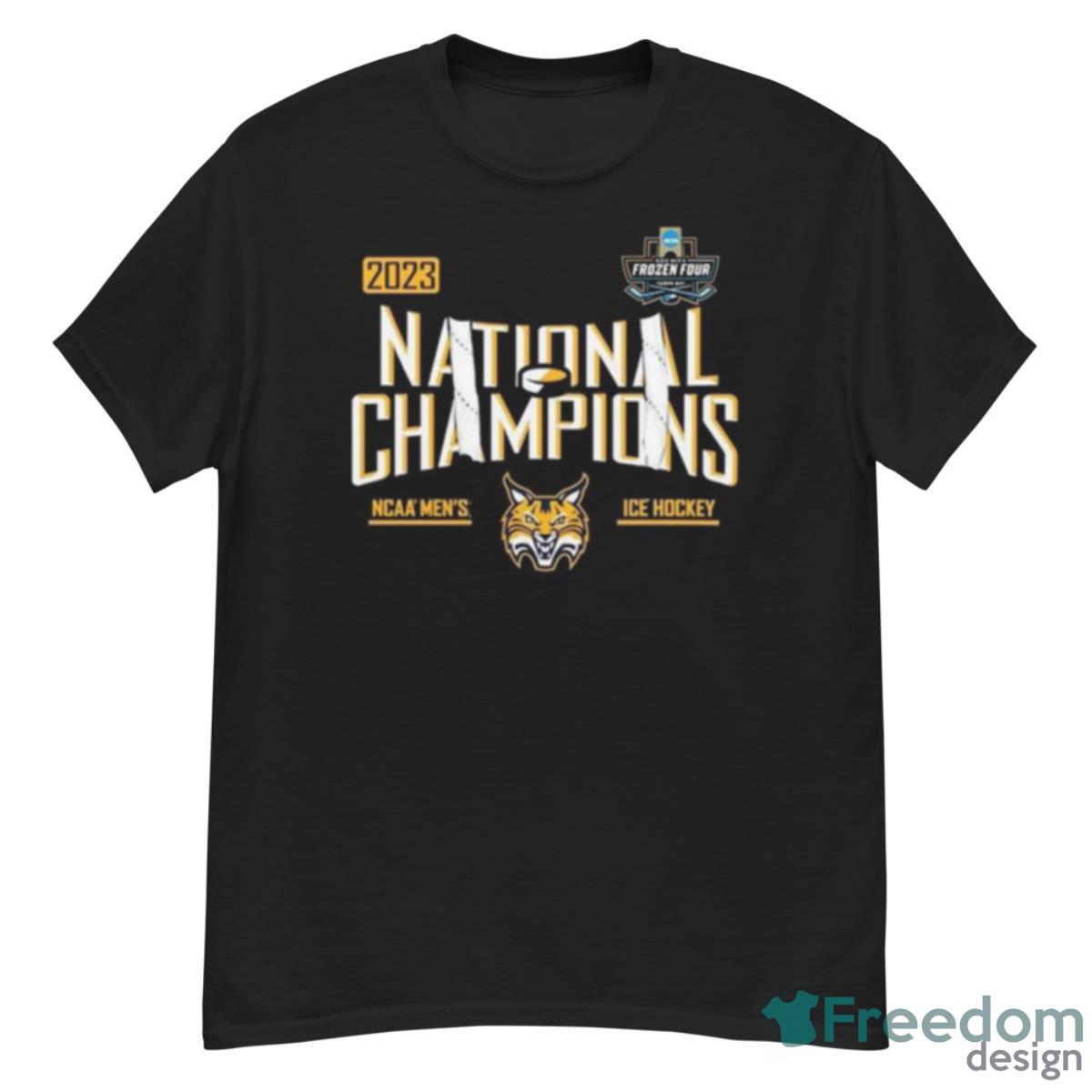 Quinnipiac Bobcats 2023 NCAA Men’s Ice Hockey National Champions Lace Up Shirt - G500 Men’s Classic T-Shirt