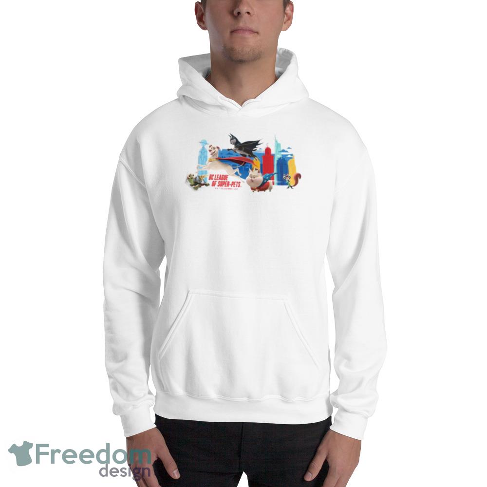 Super Pets Patrolling Metropolis Shirt - Unisex Heavy Blend Crewneck Sweatshirt