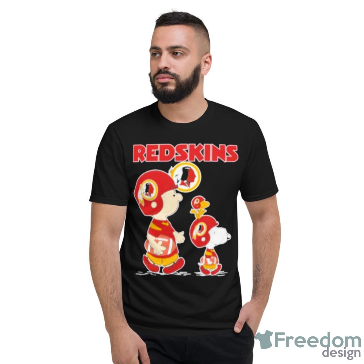 Washington Redskins Snoopy Plays The Football Game Shirt - Short Sleeve T-Shirt