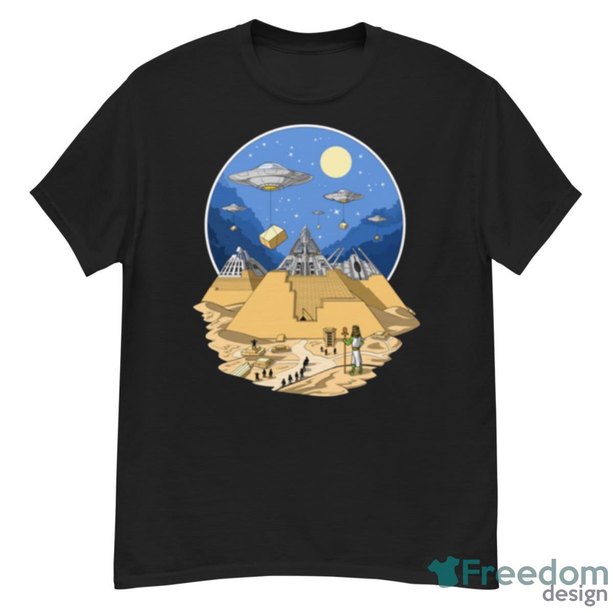 Aliens Bulding Egyptian Pyramids Shirt - G500 Men’s Classic T-Shirt