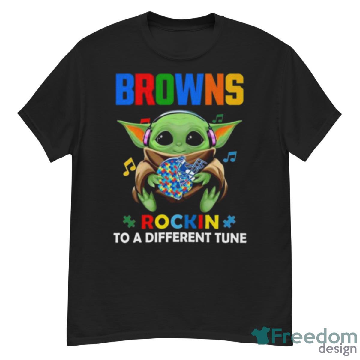 Baby Yoda Hug Cleveland Browns Autism Rockin To A Different Tune Shirt - G500 Men’s Classic T-Shirt