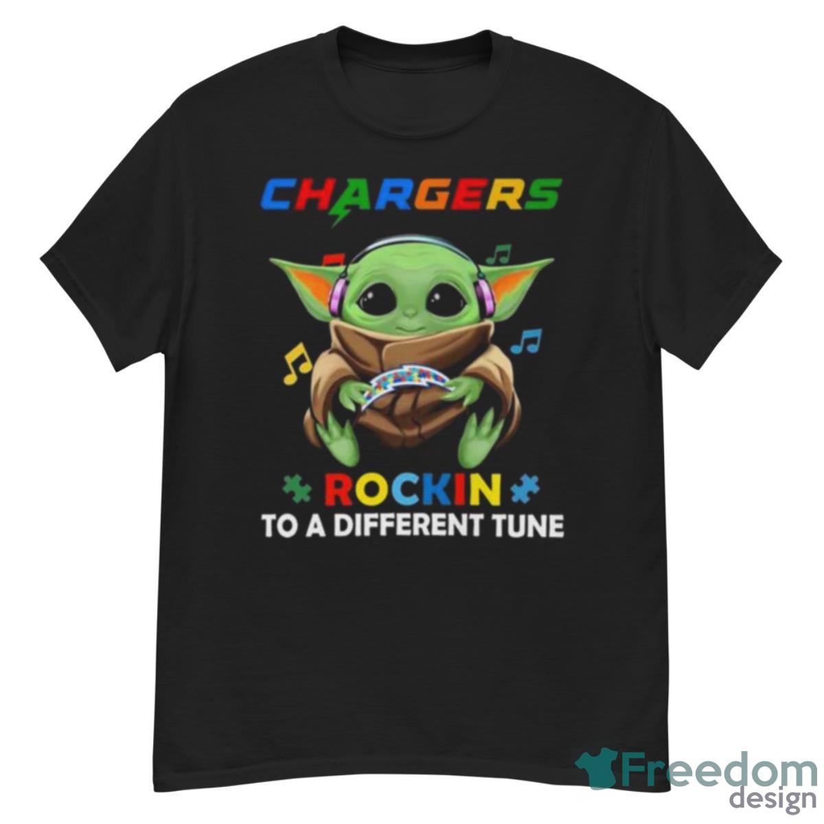 Baby Yoda Hug Los Angeles Chargers Autism Rockin To A Different Tune shirt - G500 Men’s Classic T-Shirt