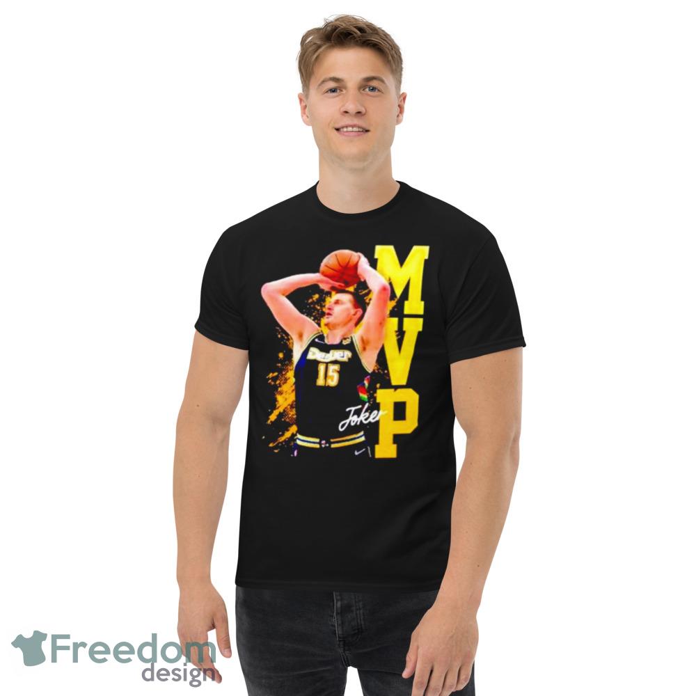 mVP Nikola Jokic Nuggets throwing shirt - Men’s Classic Tee Gildan 5000 mVP Nikola Jokic Nuggets throwing shirt - Men’s Classic Tee Gildan 5000