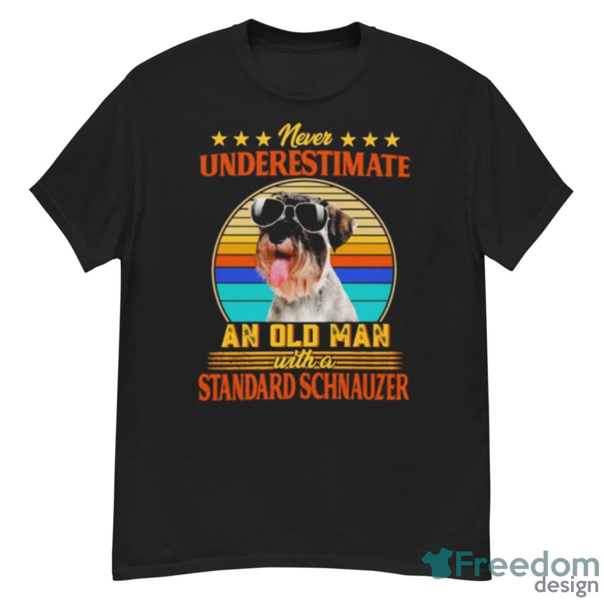 Never Underestimate An Old Man With A Black Pug Shirt - G500 Men’s Classic T-Shirt