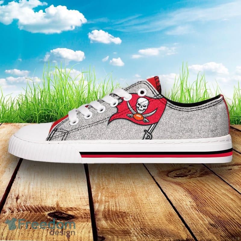 Tampa Bay Buccaneers NFL Men And Women Glitter Low Top Canvas Shoes For Fans - Tampa Bay Buccaneers NFL Womens Glitter Low Top Canvas Shoes_2