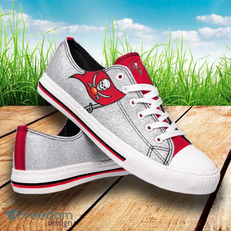 Tampa Bay Buccaneers NFL Men And Women Glitter Low Top Canvas Shoes For Fans - Tampa Bay Buccaneers NFL Womens Glitter Low Top Canvas Shoes_1