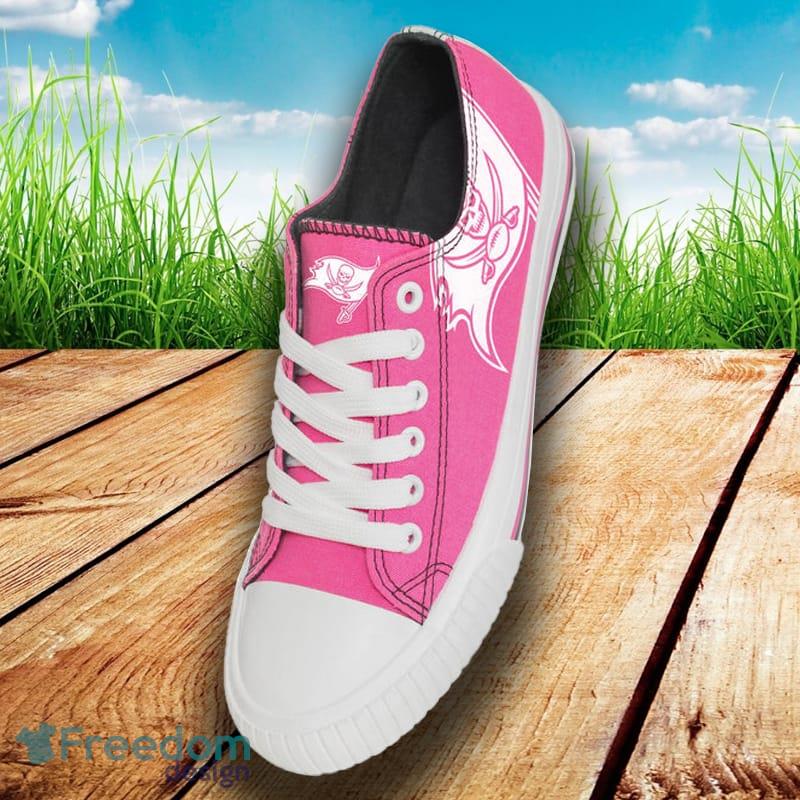Tampa Bay Buccaneers NFL Men And Women Highlights Low Top Canvas Shoe For Fans image Tampa Bay Buccaneers NFL Men And Women Highlights Low Top Canvas Shoe For Fans - Tampa Bay Buccaneers NFL Womens Highlights Low Top Canvas Shoe_3