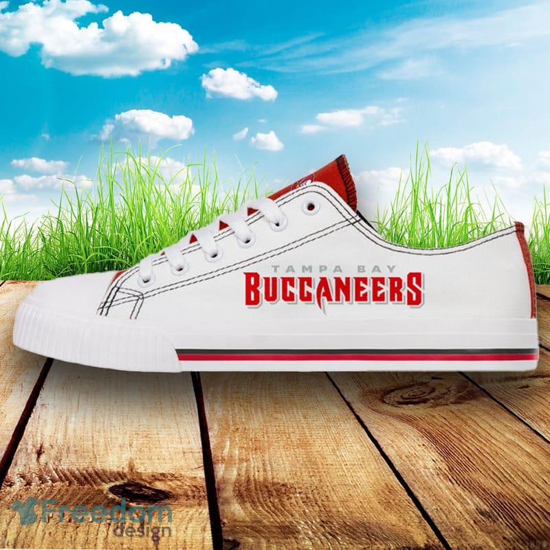 Tampa Bay Buccaneers NFL Men And Women Low Top White Canvas Shoes For Fans - Tampa Bay Buccaneers NFL Mens Low Top White Canvas Shoes_1