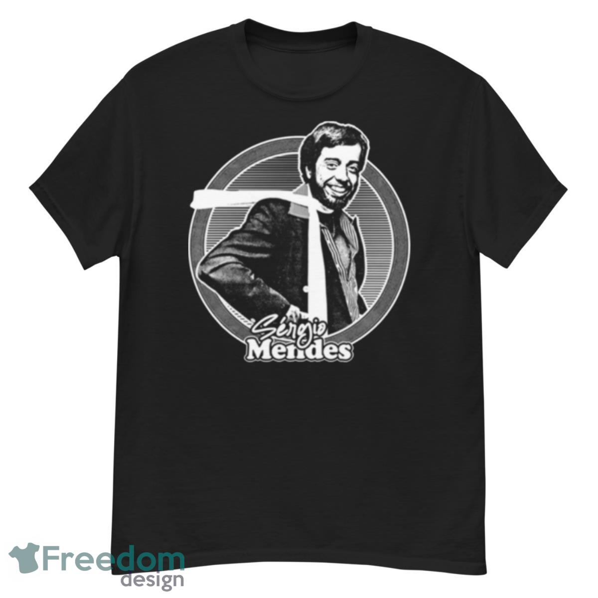 Retro Style Fan Art Sérgio Mendes shirt - G500 Men’s Classic T-Shirt