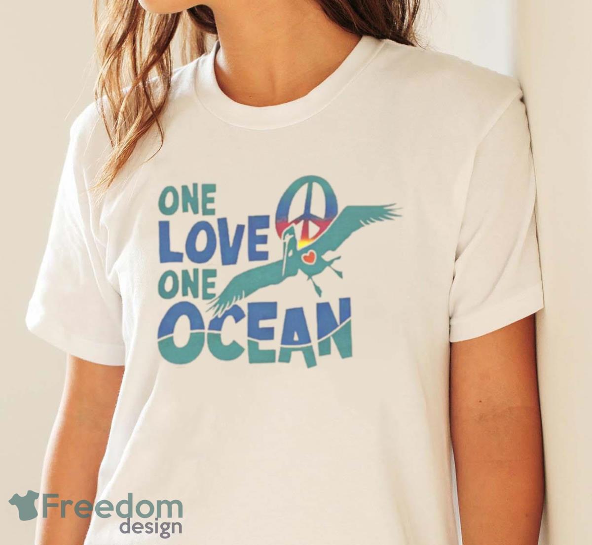 Musician Jimmy Buffett Wearing One Love One Ocean T Shirt - White Ladies T-Shirt