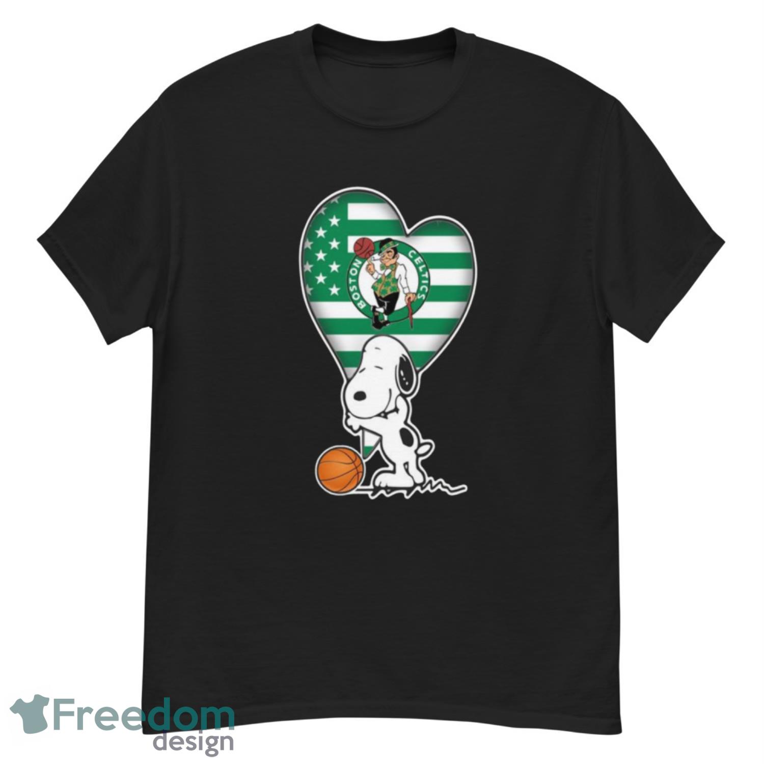 Boston Celtics NBA Basketball The Peanuts Movie Adorable Snoopy T Shirt - G500 Men’s Classic T-Shirt