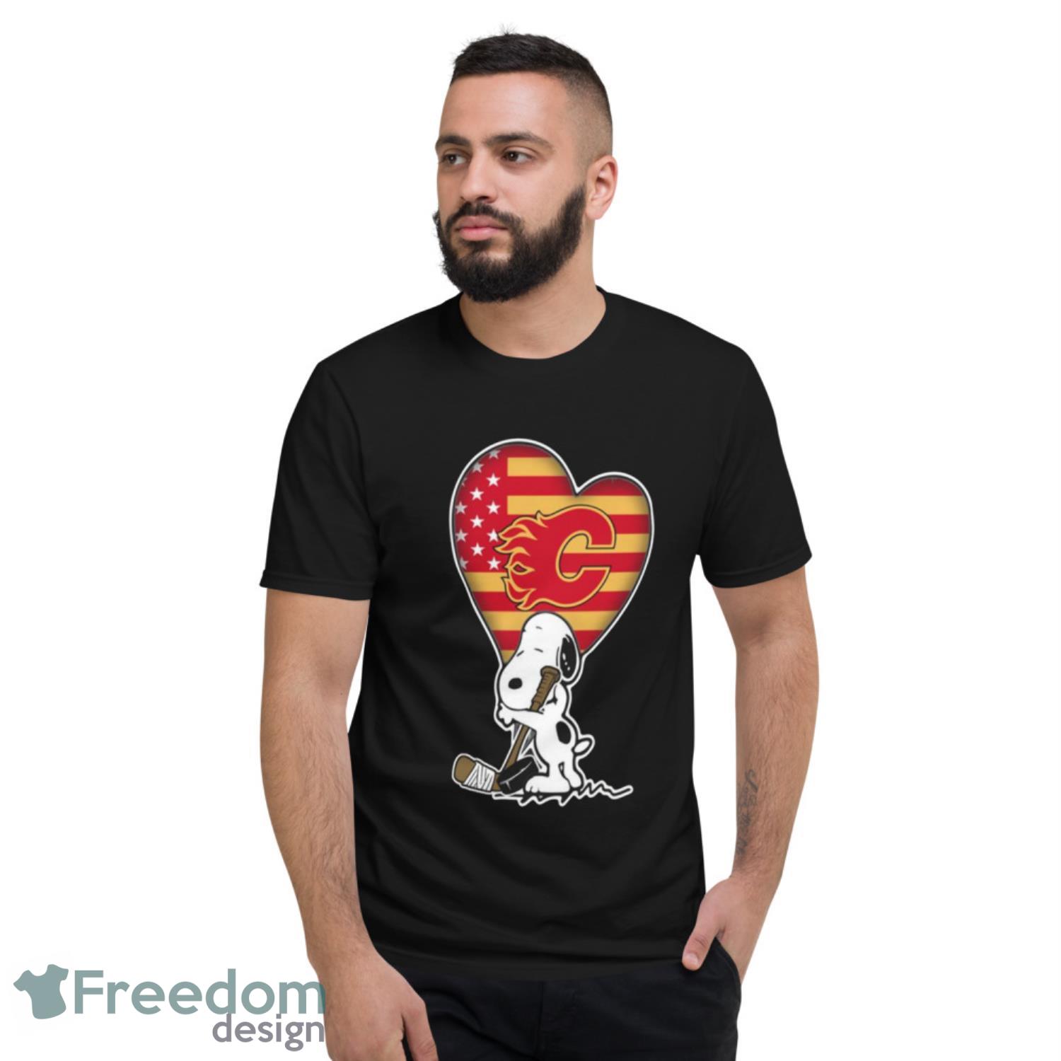 Calgary Flames NHL Hockey The Peanuts Movie Adorable Snoopy T Shirt - Short Sleeve T-Shirt