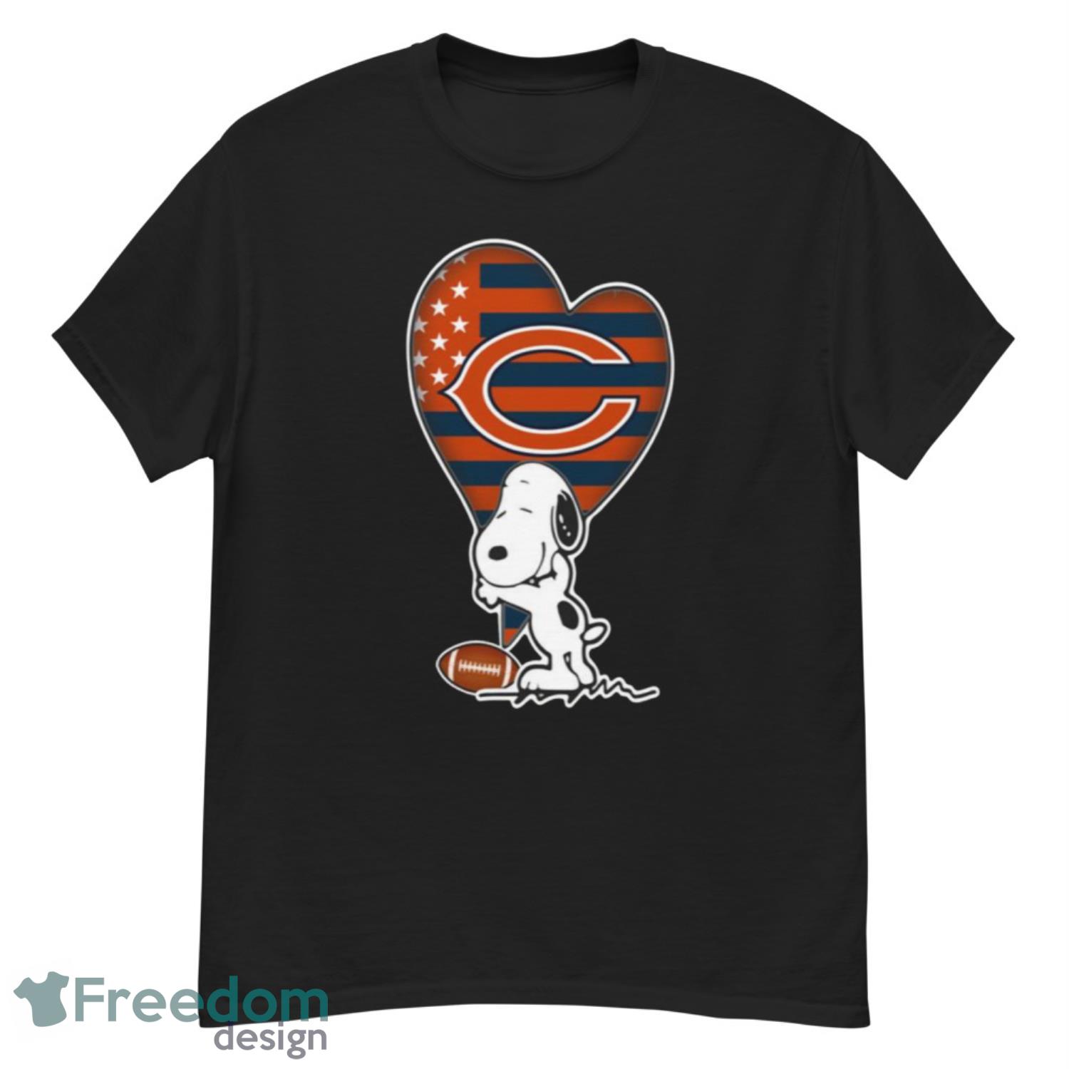 Chicago Bears NFL Football The Peanuts Movie Adorable Snoopy T Shirt - G500 Men’s Classic T-Shirt