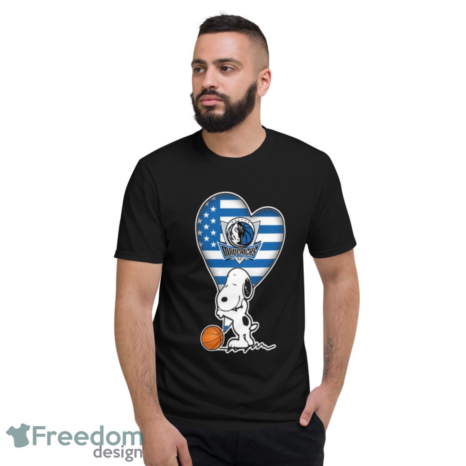 Dallas Mavericks NBA Basketball The Peanuts Movie Adorable Snoopy T Shirt - Short Sleeve T-Shirt