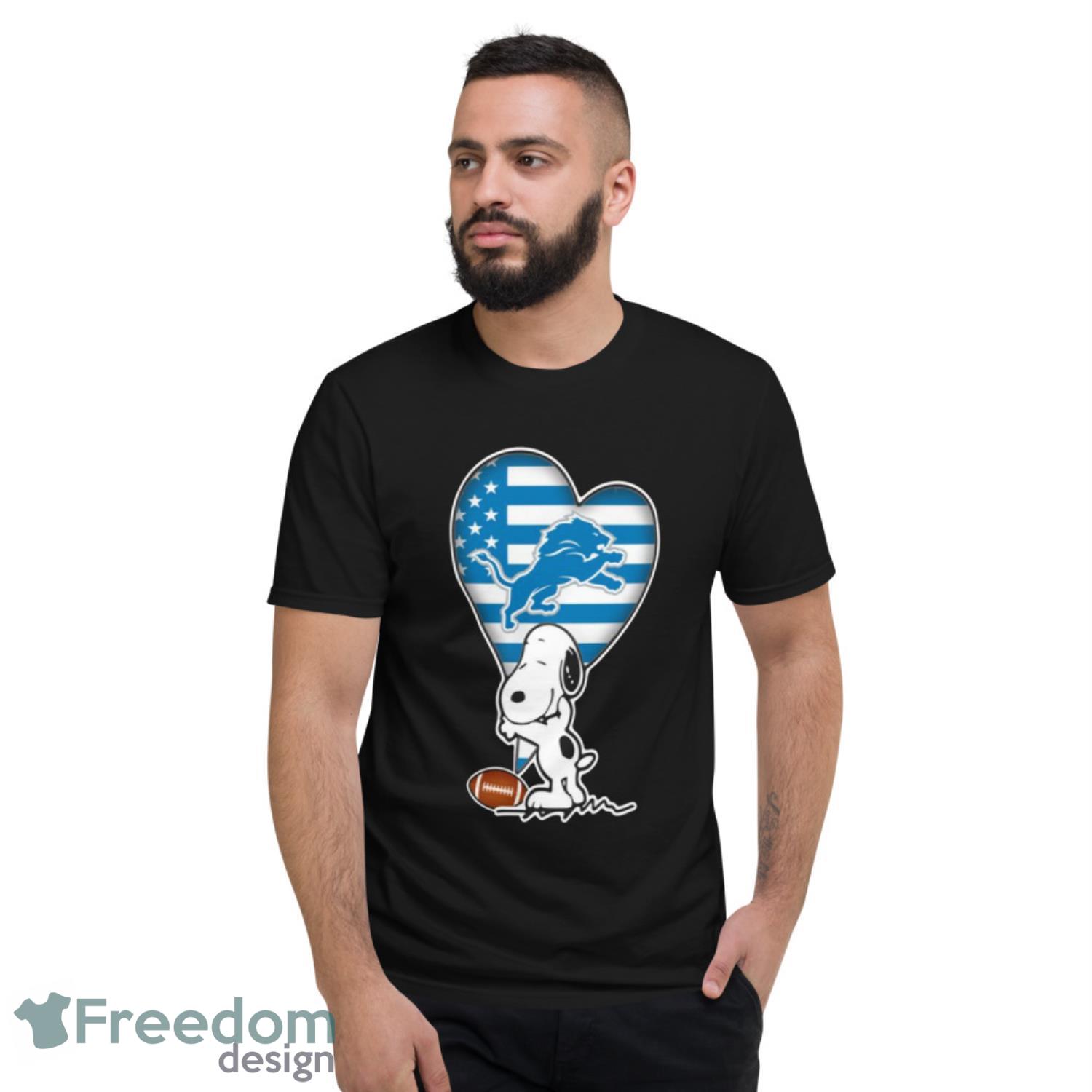 Detroit Lions NFL Football The Peanuts Movie Adorable Snoopy T Shirt - Short Sleeve T-Shirt