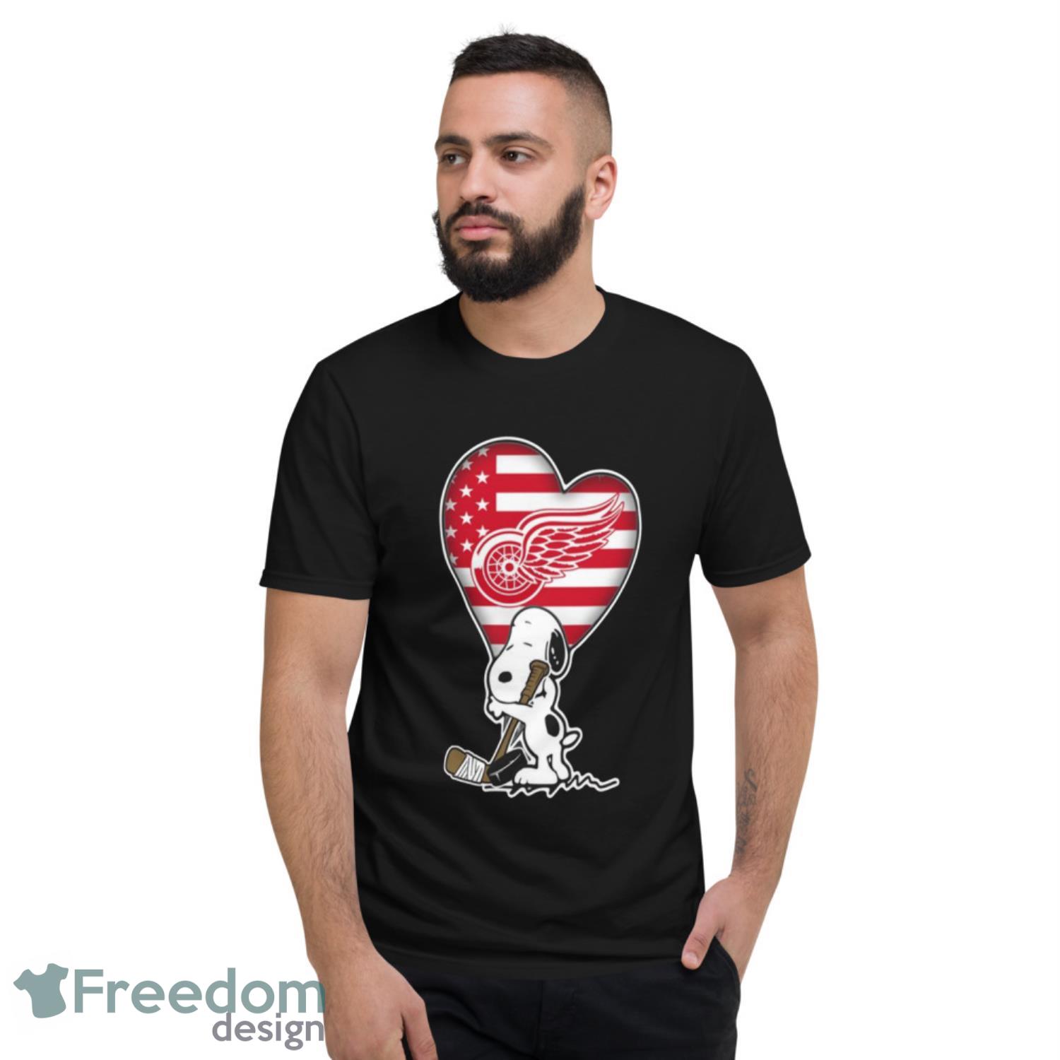 Detroit Red Wings NHL Hockey The Peanuts Movie Adorable Snoopy T Shirt - Short Sleeve T-Shirt