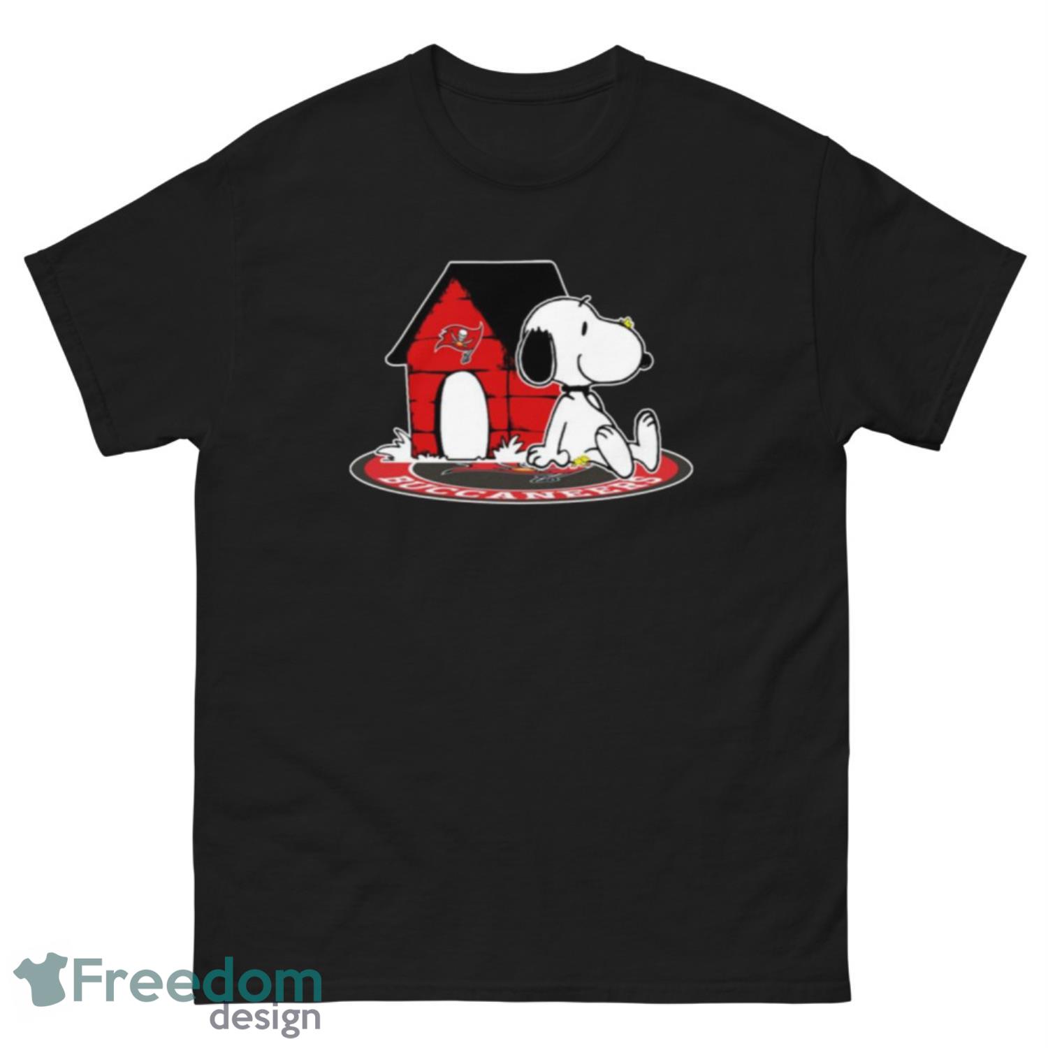 NFL Football Tampa Bay Buccaneers Snoopy The Peanuts Movie Shirt T Shirt - G500 Men’s Classic Tee