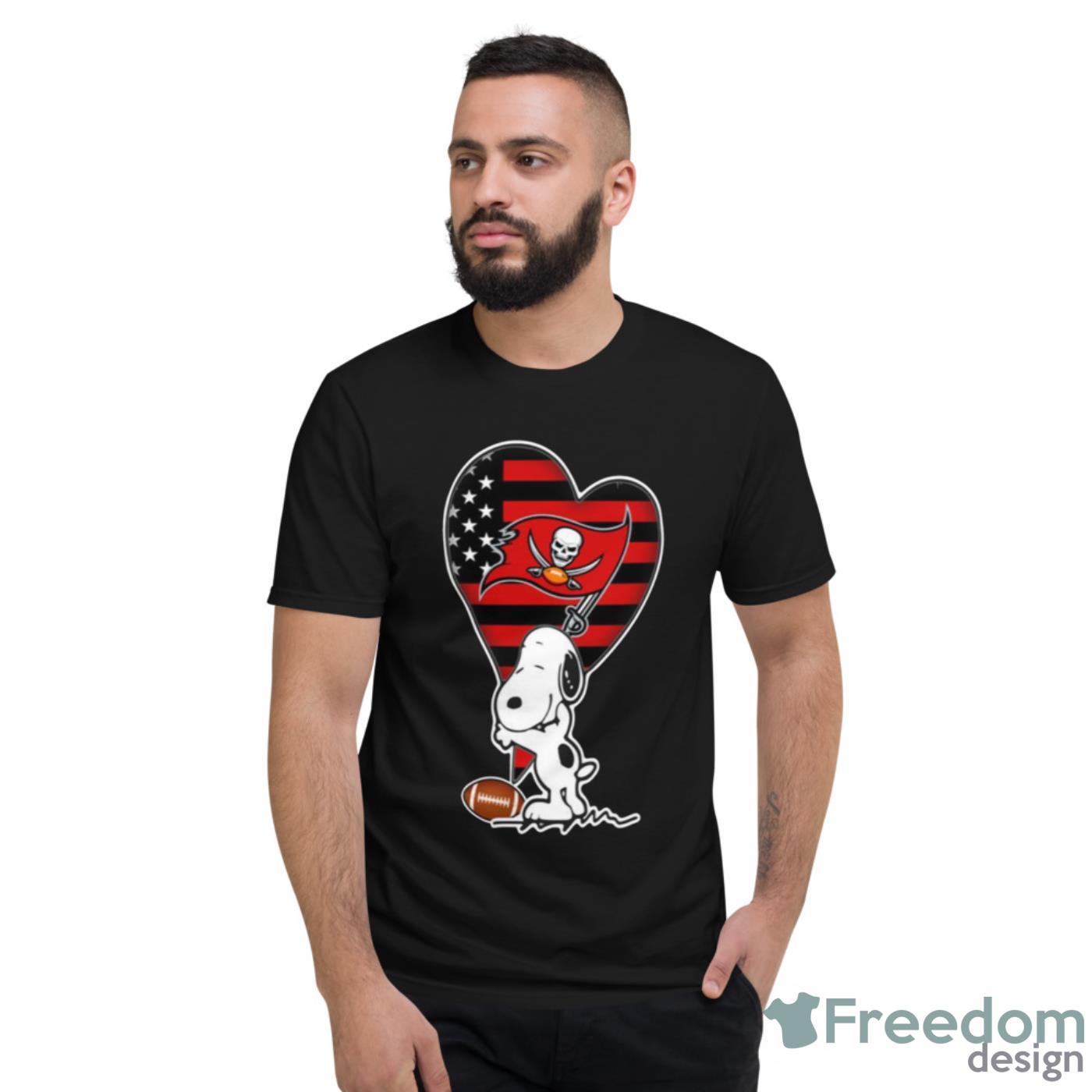 Tampa Bay Buccaneers NFL Football The Peanuts Movie Adorable Snoopy T Shirt - Short Sleeve T-Shirt