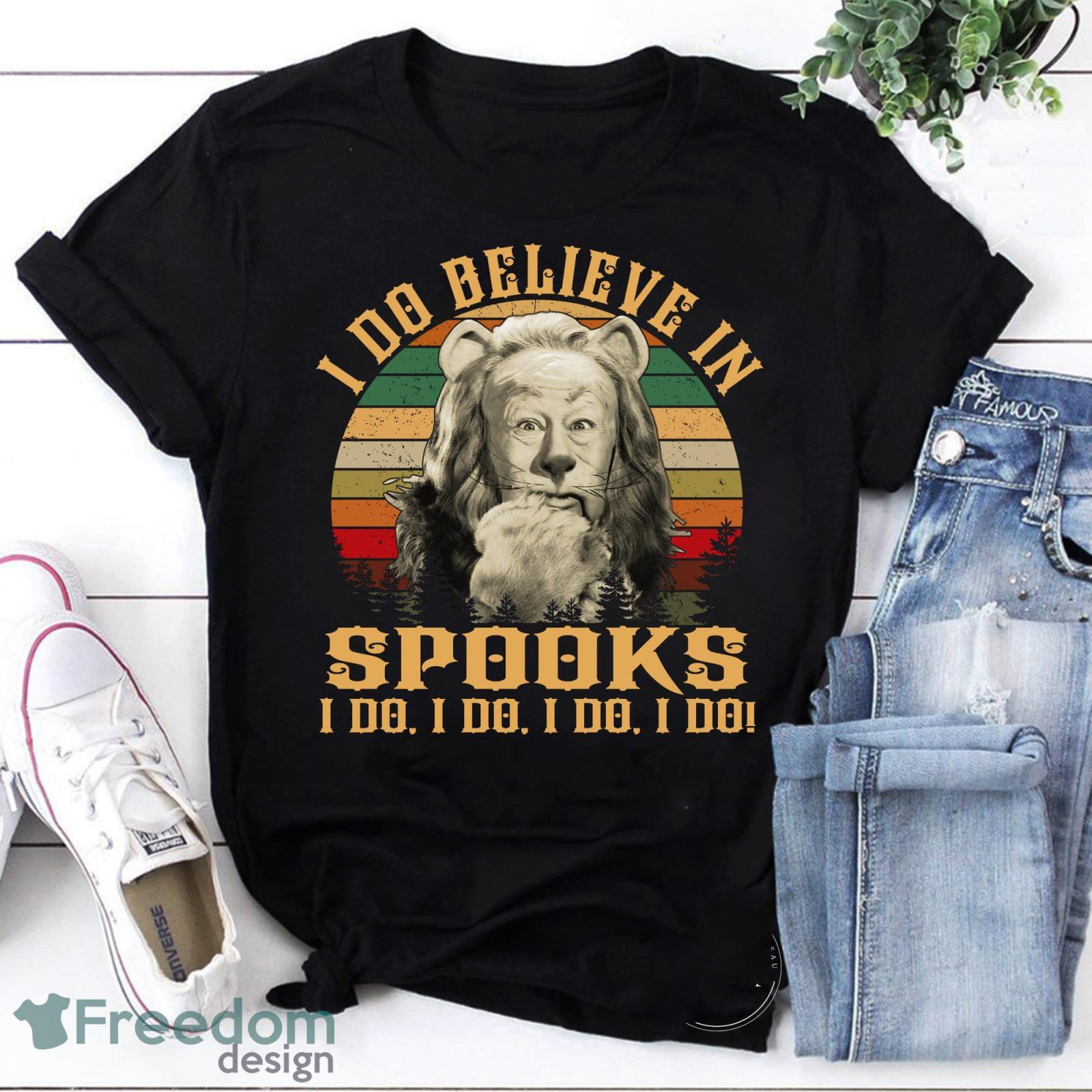 The Cowardly Lion I Do Believe In Spooks Vintage T-Shirt, The Wizard of Oz Shirt, The Wizard of Oz Movies Shirt Product Photo 1