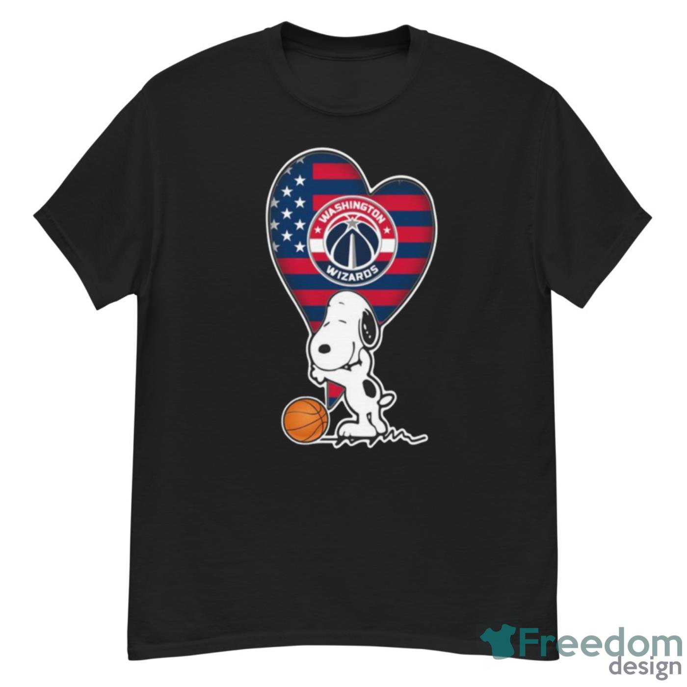 Washington Wizards NBA Basketball The Peanuts Movie Adorable Snoopy T Shirt - G500 Men’s Classic T-Shirt