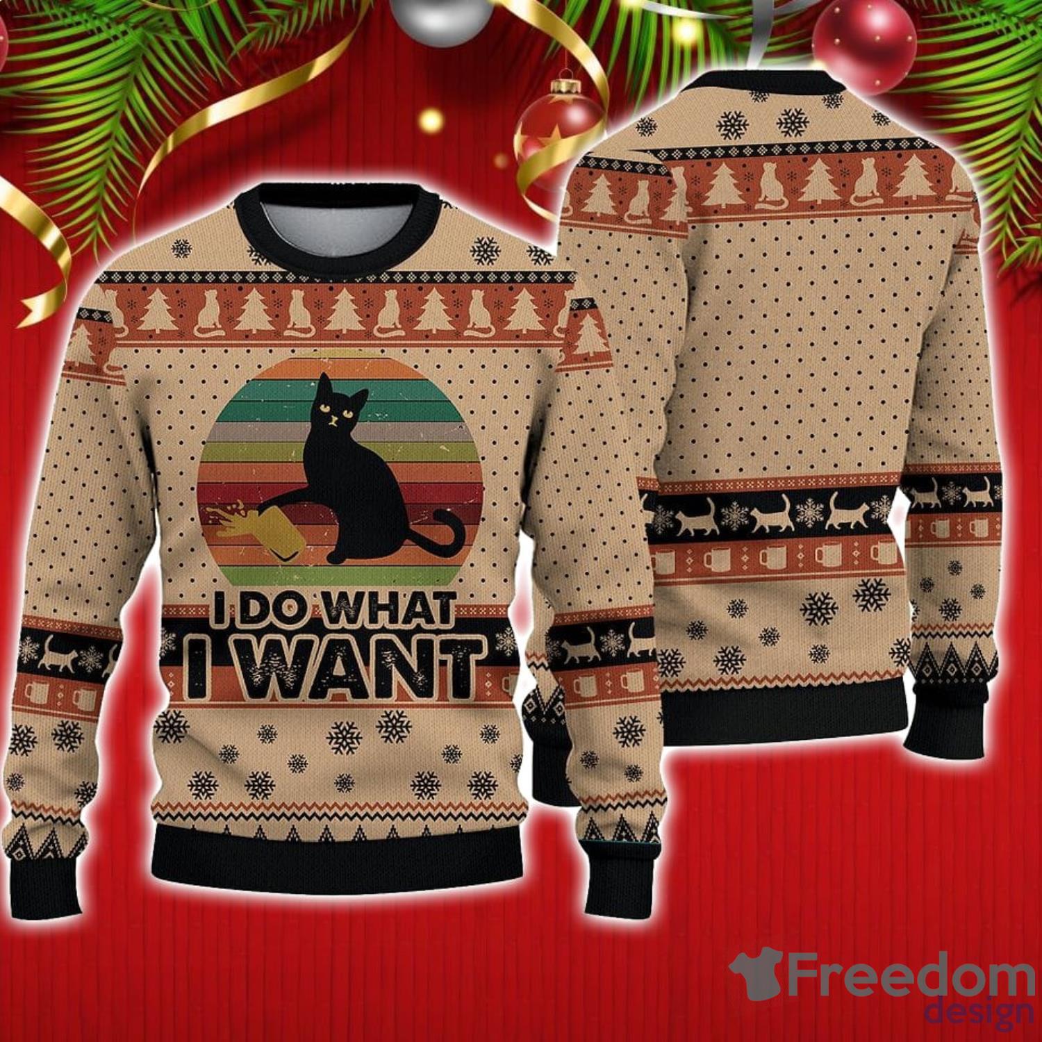 It's officially Christmas sweater season #goldenretrieverlife #dog