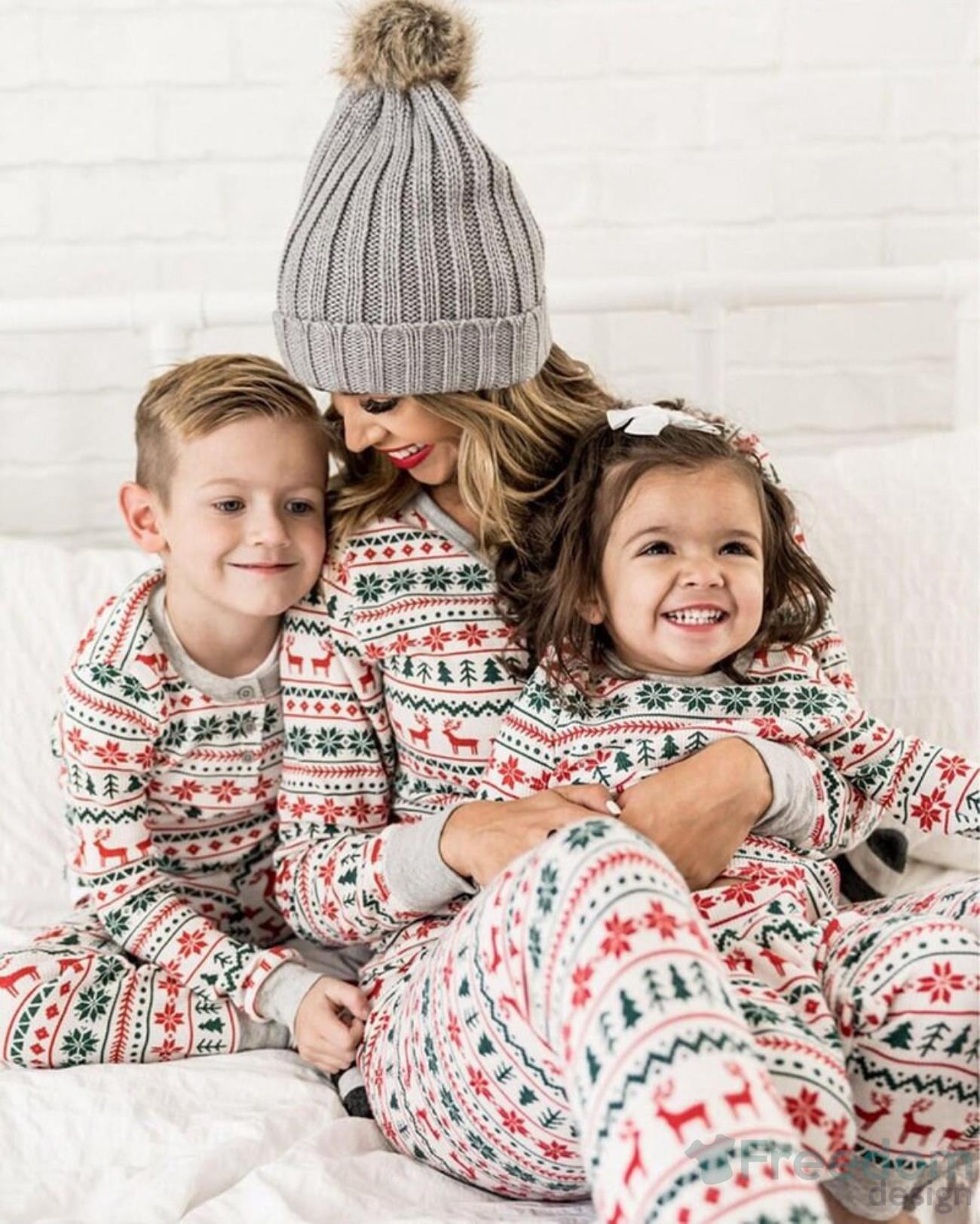 Holiday discount pajamas couples