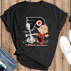 Philadelphia Flyers Snoopy And Charlie Brown Dancing Shirt - Black T-Shirt