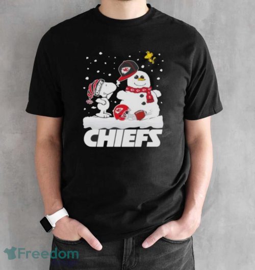 Snoopy And Snow Kansas City Chiefs Shirt - Black Unisex T-Shirt