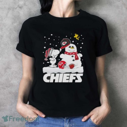 Snoopy And Snow Kansas City Chiefs Shirt - Ladies T-Shirt